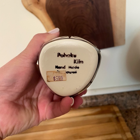 Vintage MCM Minimalist 'Pohaku Kiln' Hawaii Ceramic Bud Vase - Picture 3 of 6